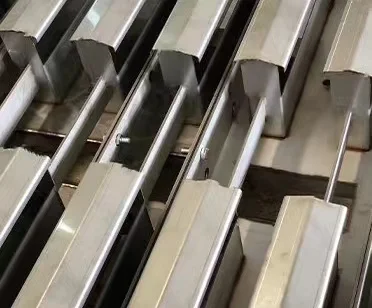 Manufacturers supply liquid distributor trough distributor stainless steel liquid distributor