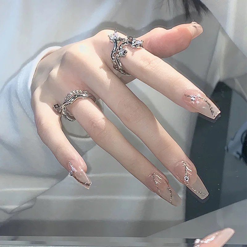 long false nails (4).jpg