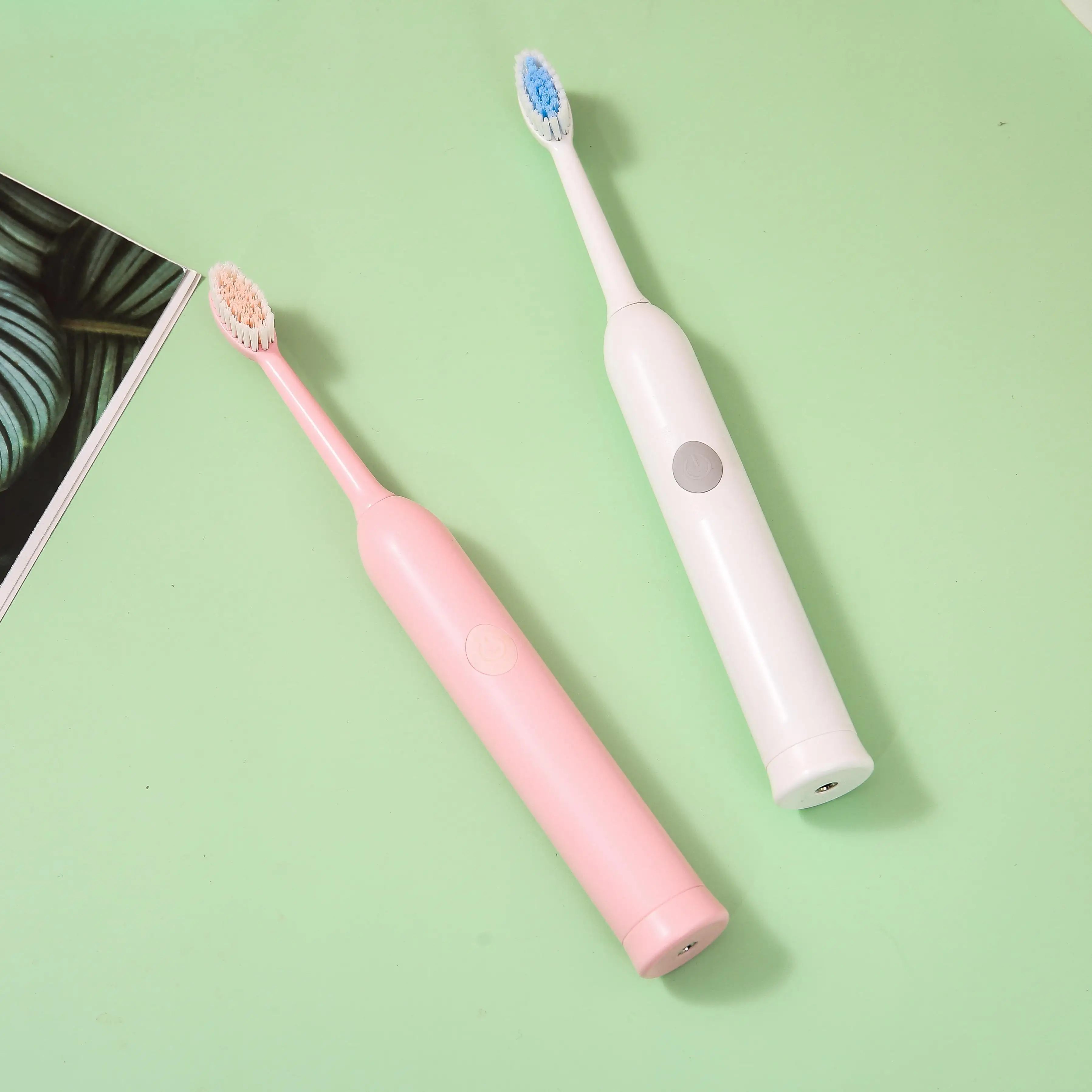 Дешевая автоматическая электрическая зубная щетка для взрослых Электронная бесплатный