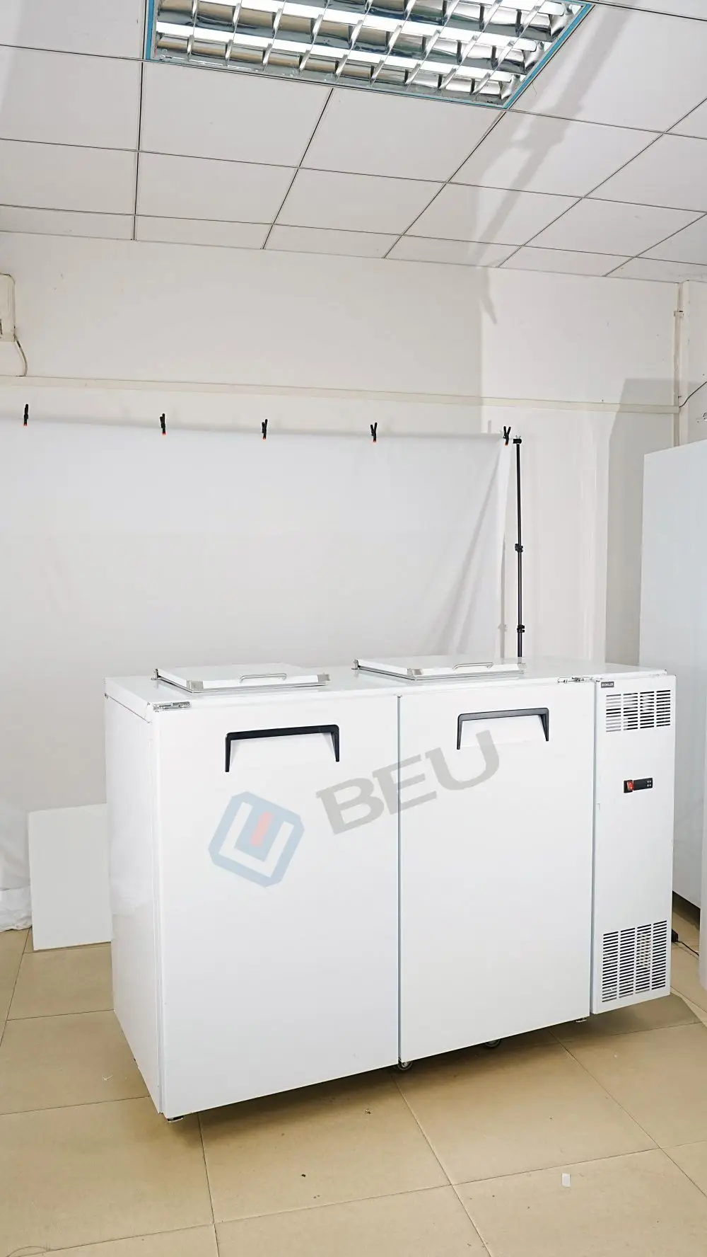 Reduce the smell of garbage double door commercial chiller decrease the food breakdown hygenic waste cooler for kitchen waste