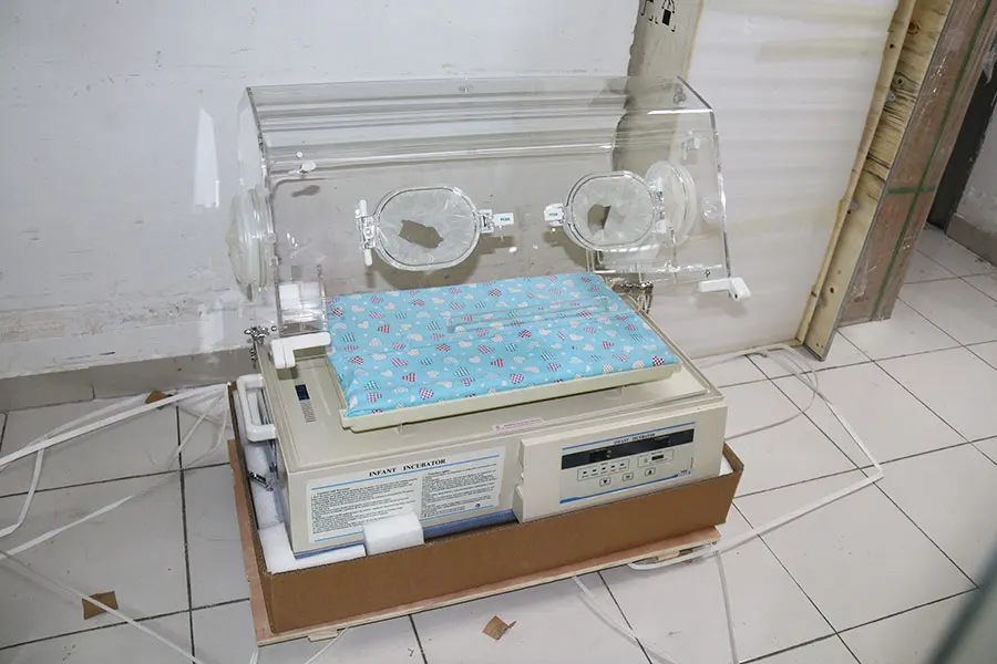 High Quality Electric Infant Incubator Neonatal Care Equipment for Hospital Use for Baby Incubation
