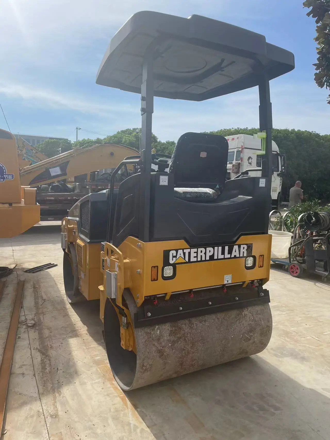 Road roller Caterpillar SN803H CAT compactor CS683 road construction machine single drum road construction roller