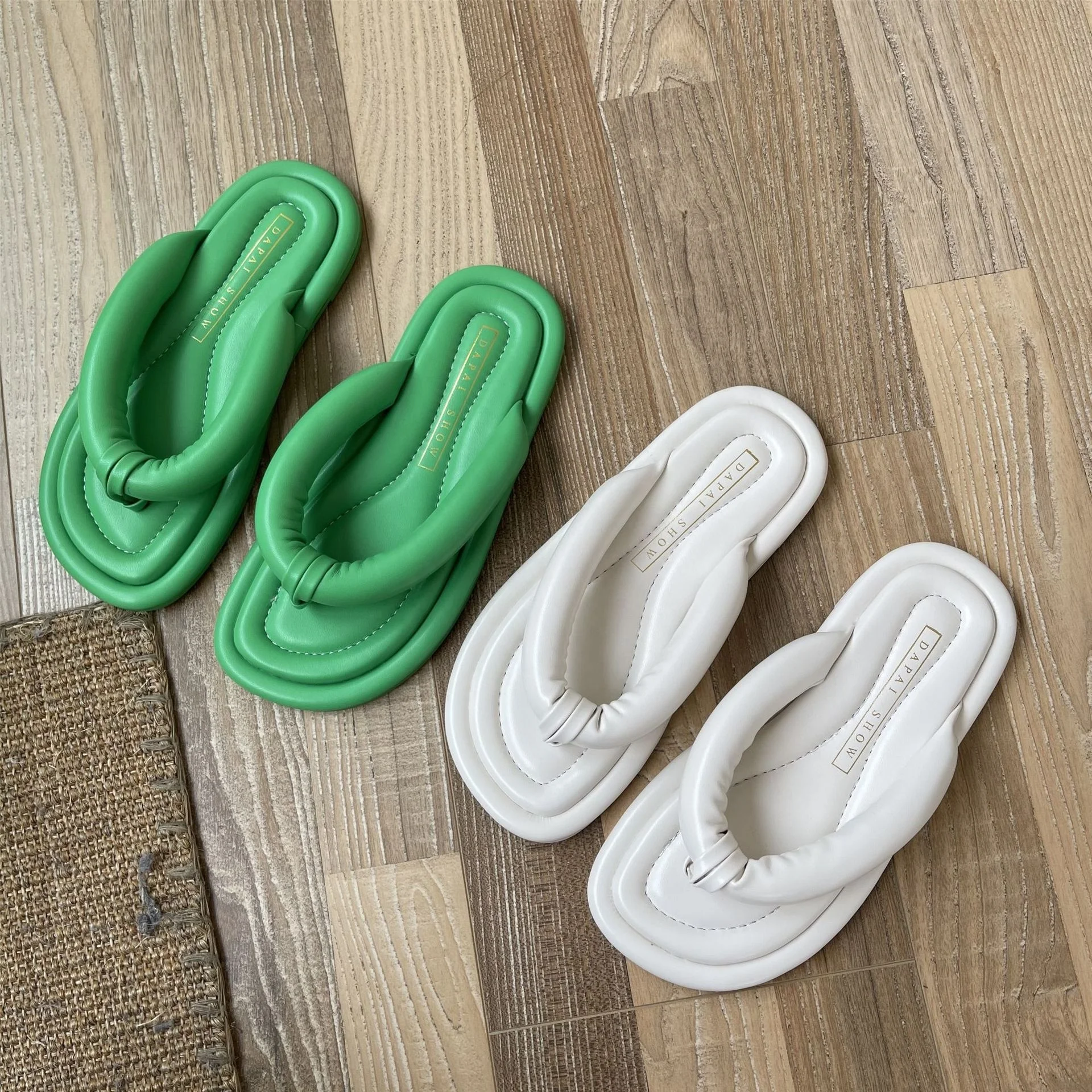 New Creative Lady Slip-on Sandals Designer Green Sponge Slippers Summer Beach Sandals Flip Flops Slippers