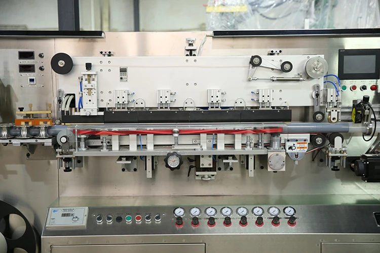 Аппарат для производства пластиковых трубок из зубной пасты