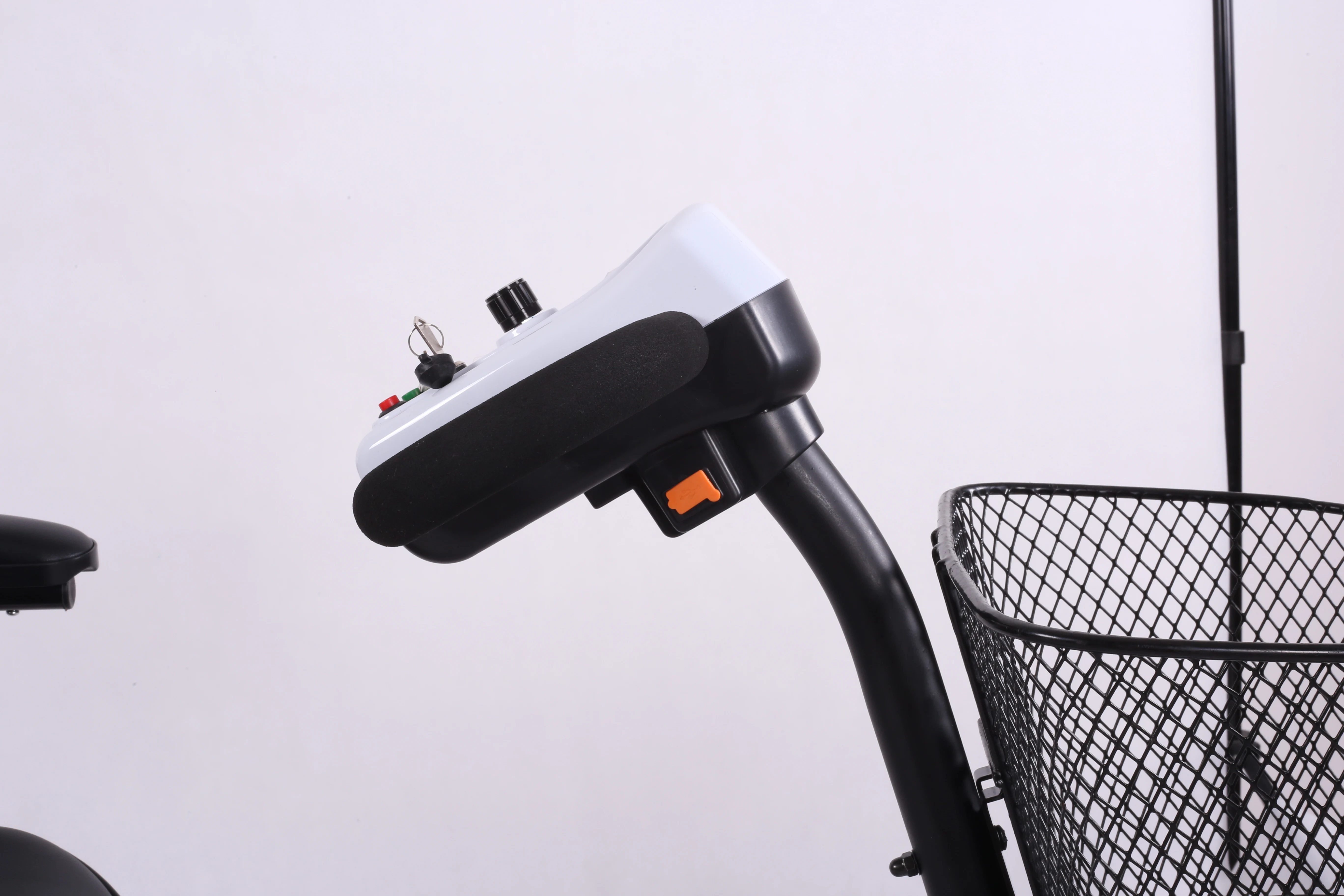 CHEAP ELECTRIC MOBILITY SCOOTER WITH FOUR WHEEL