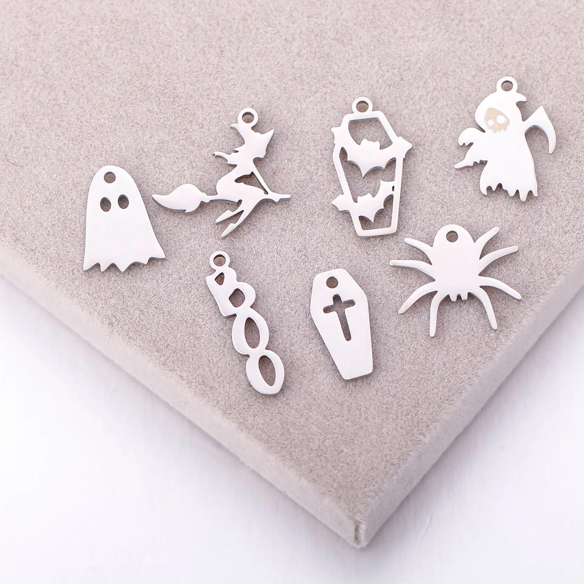Stainless steel jewelry pendant Halloween ghost bat spider pendant handmade jewelry DY accessories
