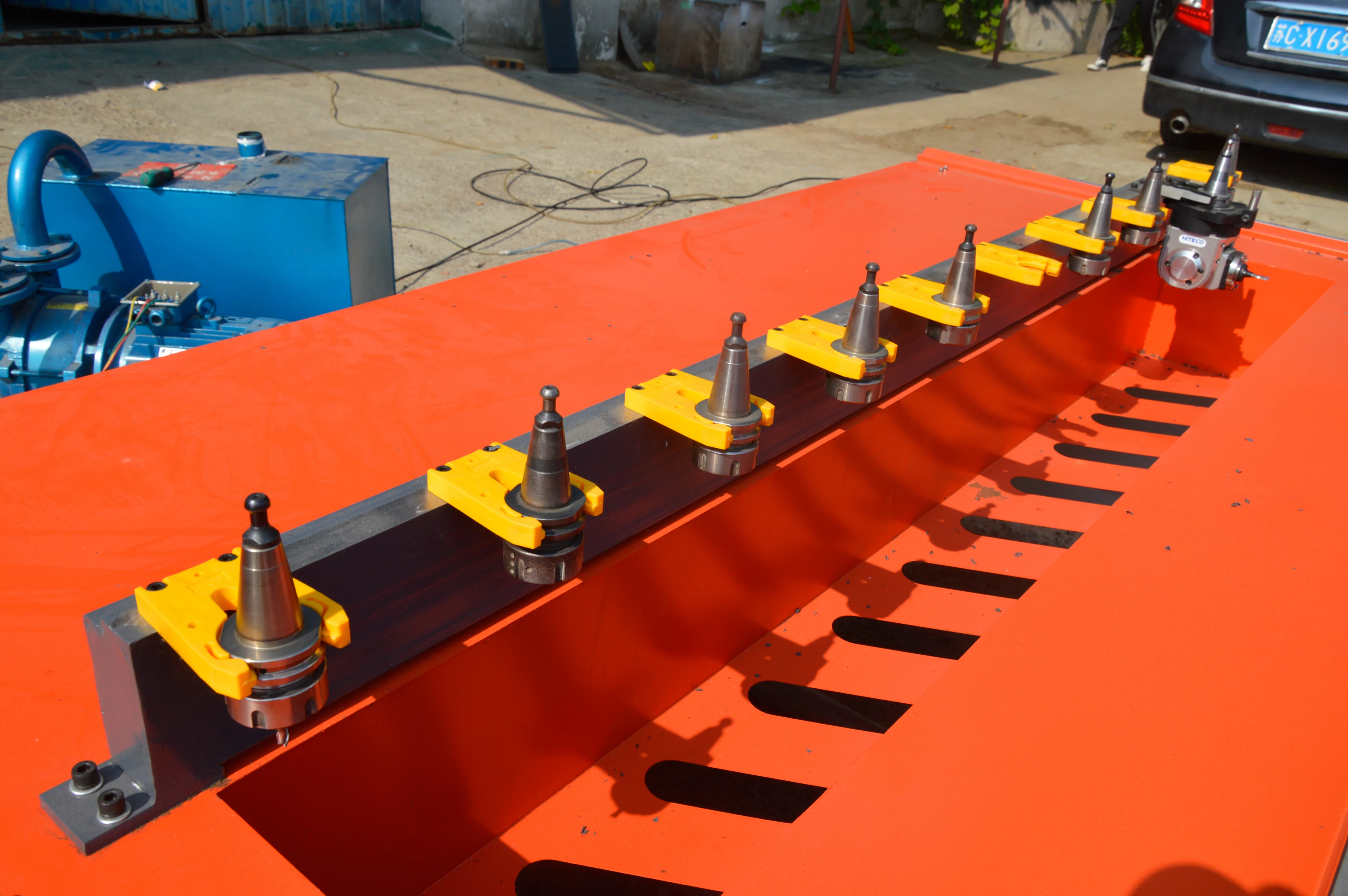 Горячая продажа Высокая точность Италия Серводвигатель шпинделя 2040 Atc Cnc маршрутизатор