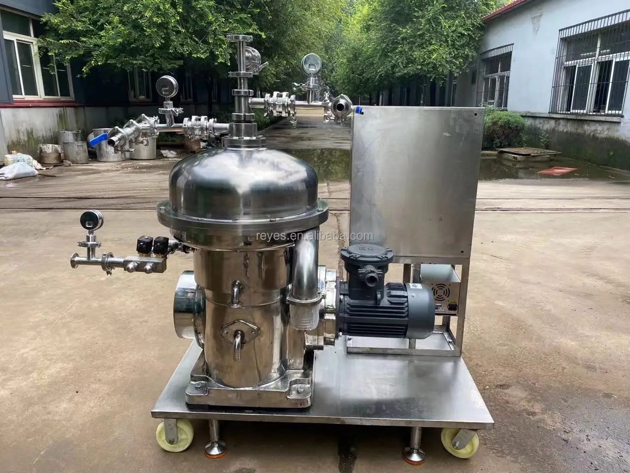 Automatic Industrial Engine Oil Disc Stack Centrifuge New Waste Oil Disc Separator Manufacturing Plants Featuring Gear Pump