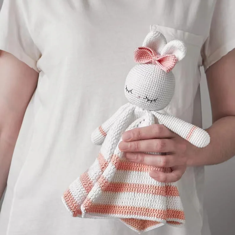 New Design Amigurumi Handmade Adorable Crocheted Bunny Comforter Blanket for Baby Gift