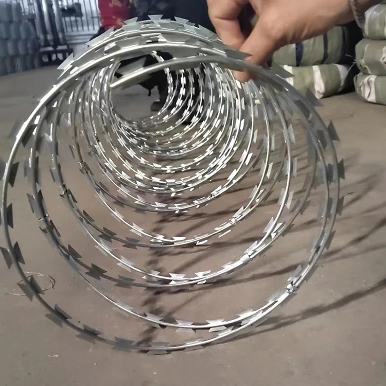 Bto 22 Low Price Concertina Wire Hot Dipped Galvanized Razor Barbed Wire Price For Sale Anti Climb Razor Wire
