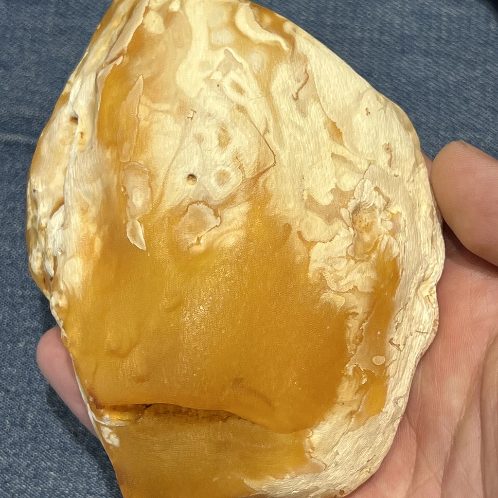 Factory Direct Selling Natural Amber Jewelry Baltic Sea Russian Amber Stone with Gold and White Alternatives High Quality