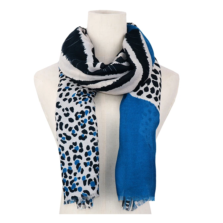 
Leopard print oblong scarf custom polyester women neckerchief soft crinkle autumn shawl cheap animal spring scarves 