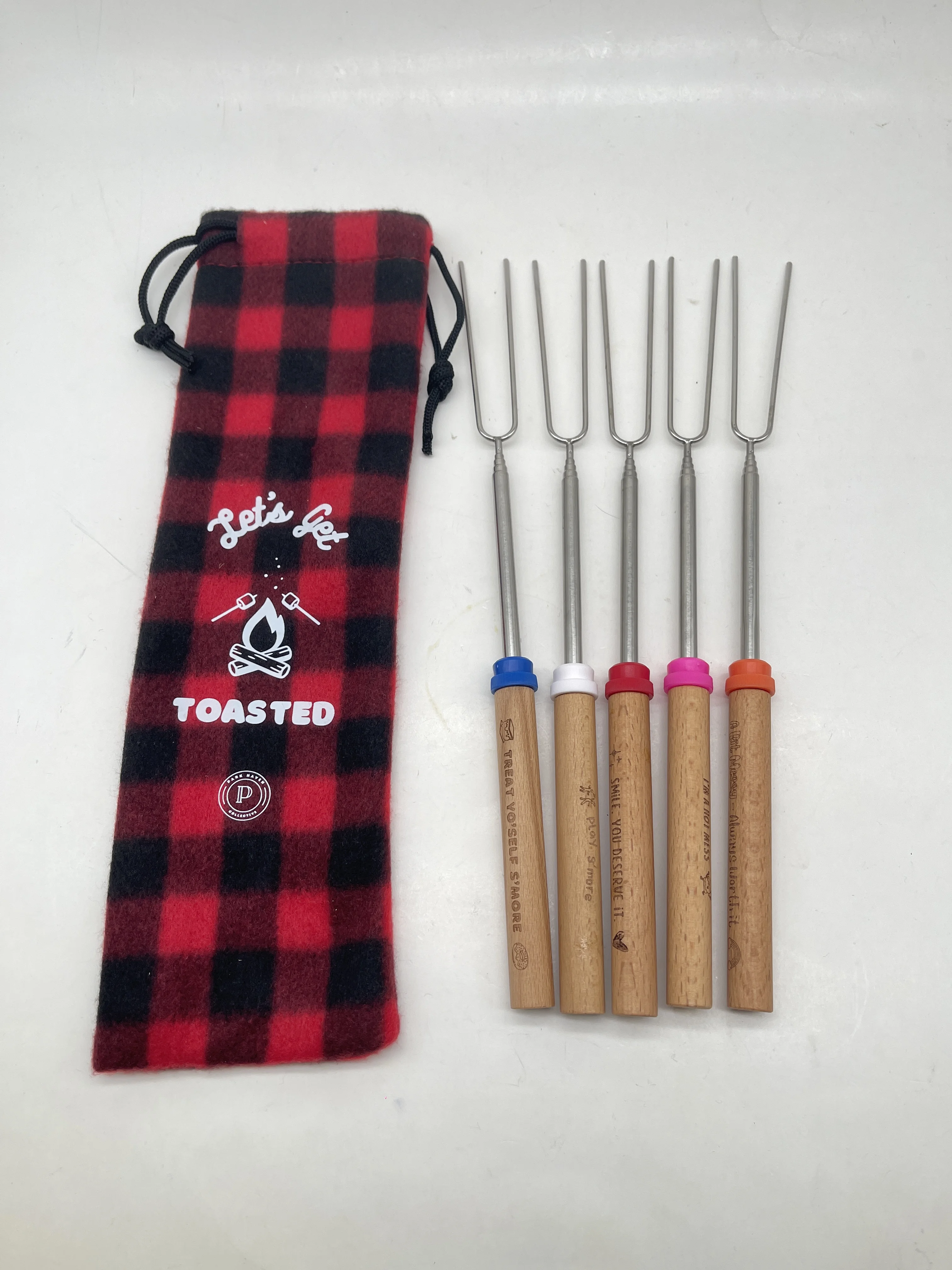 Custom High quality beech wood Factory Telescopic BBQ Fork Marshmallow Roasting Sticks Smores Sticks With Wooden Handle
