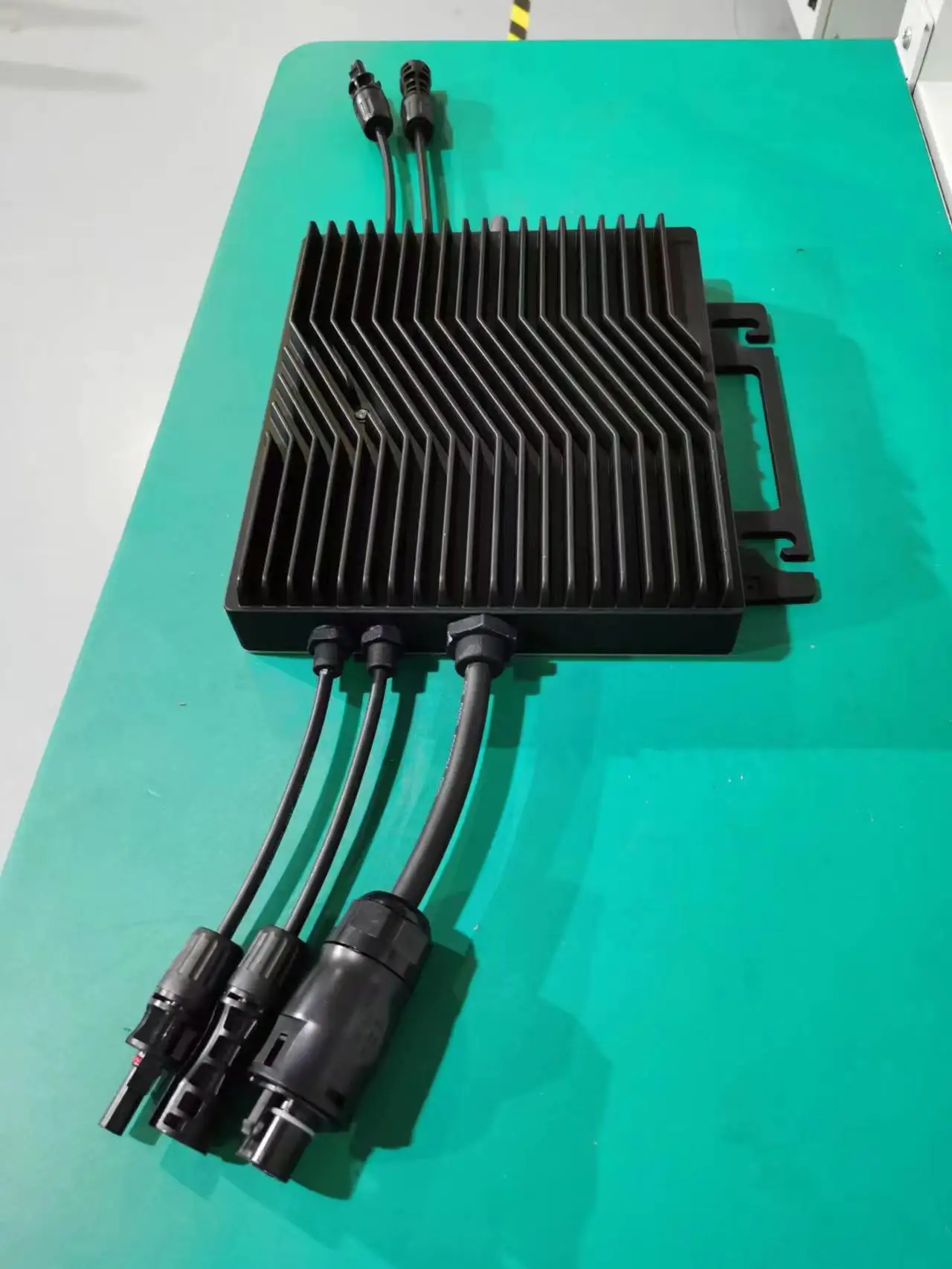 Microinverter 2000W 1600W 1200W Waterproof Solar Inverter 12 Years Manufacturer IP68 Micro inverter power