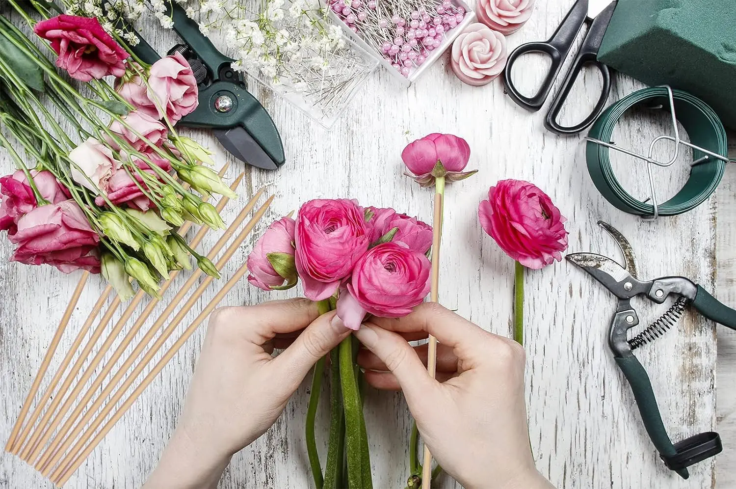 Noodles bamboo pole use jumping game