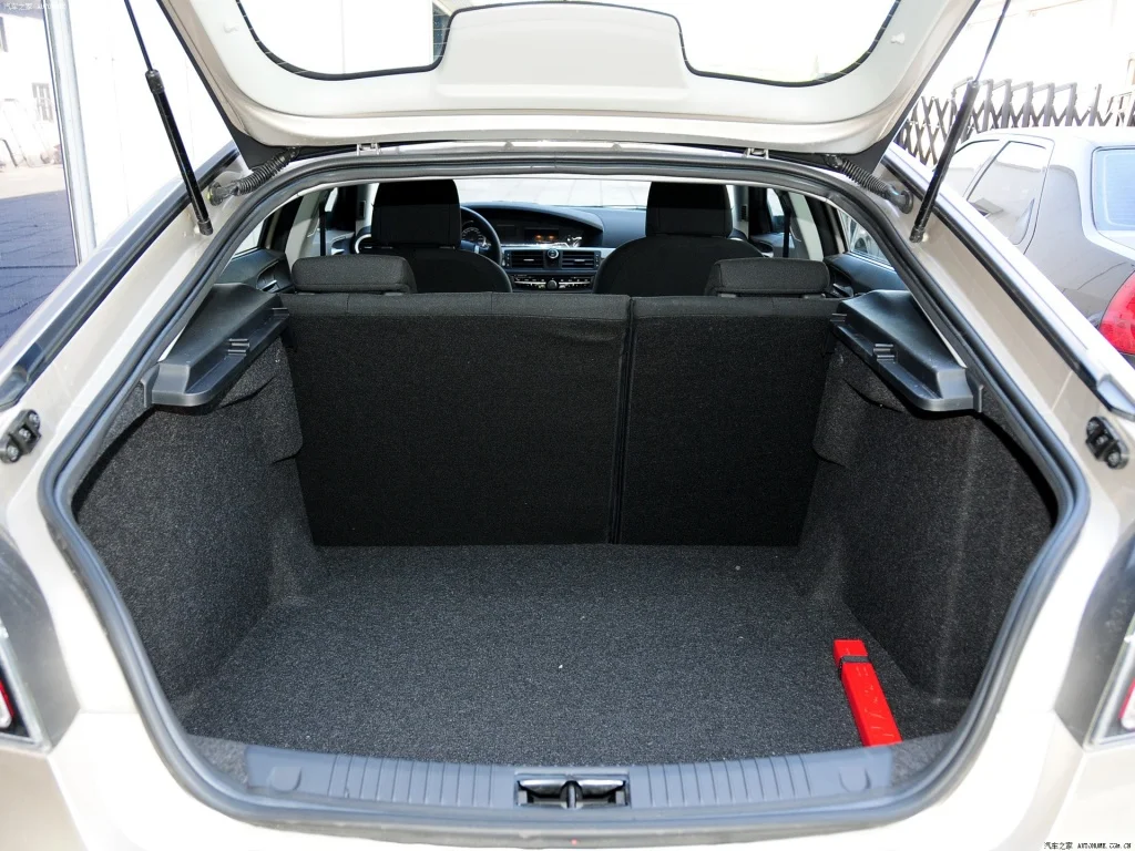 Used cars mg for sale at a low price 2012 MG6 1.8L 98kw 170N.m The car is in good condition and cheap form Chinese