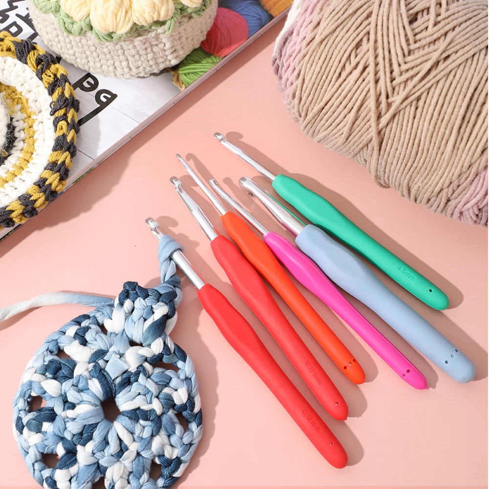 12Pcs/set Multicolor Plastic Handle Aluminum Crochet Hooks 2 mm 10 mm Yarn Sweater Weave Craft Tools Knitting Needle Set