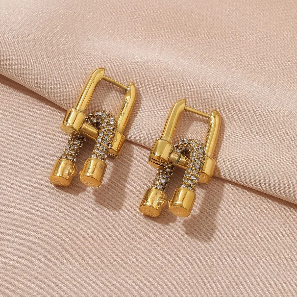 Ruigang Custom 18k Gold Plated Stainless Steel U Shape Double Hoop Horseshoe U Earrings Lock Buckle Earrings for Women
