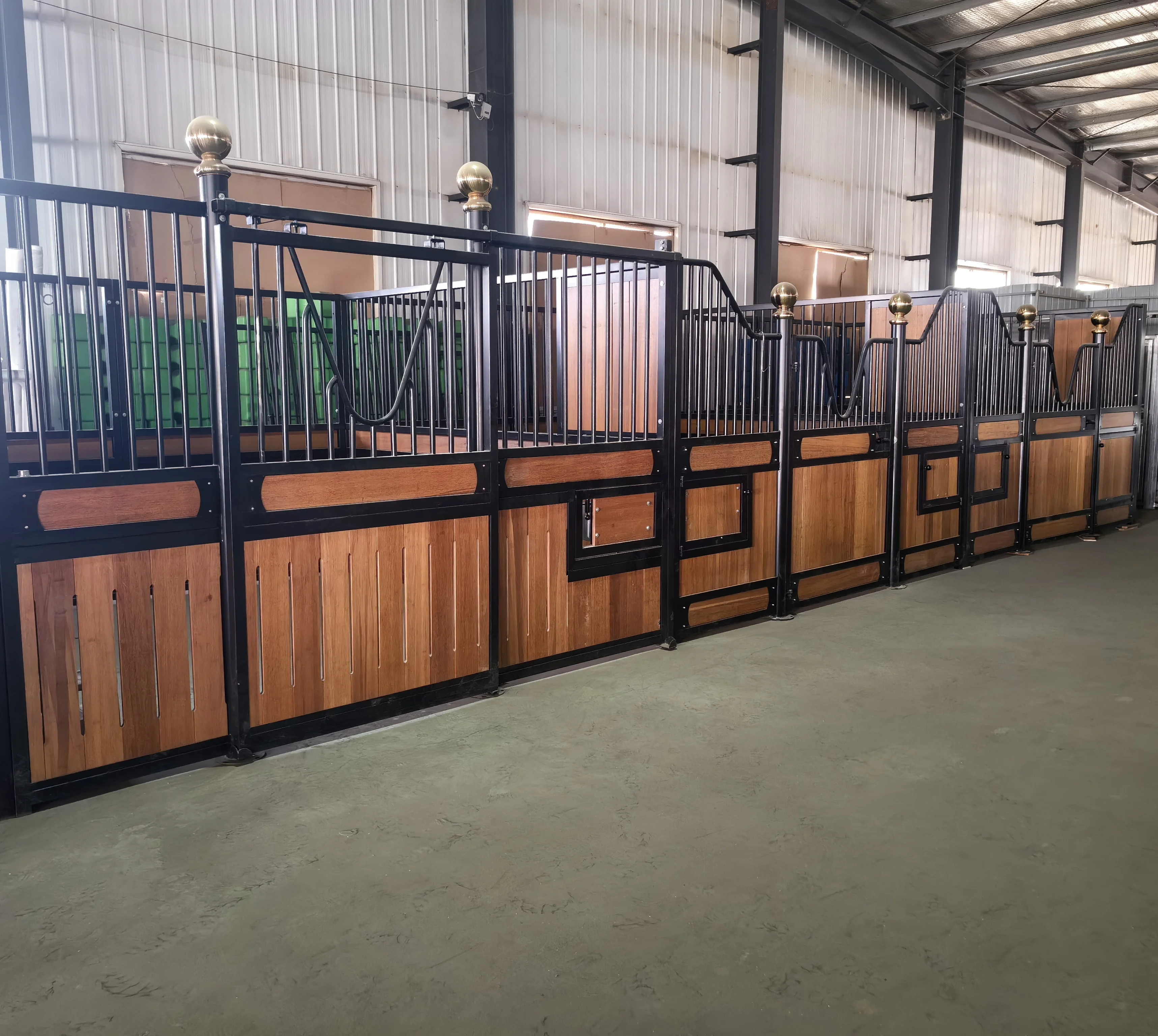 Customized Color Powder Coated Horse Product Frame Horse Stable