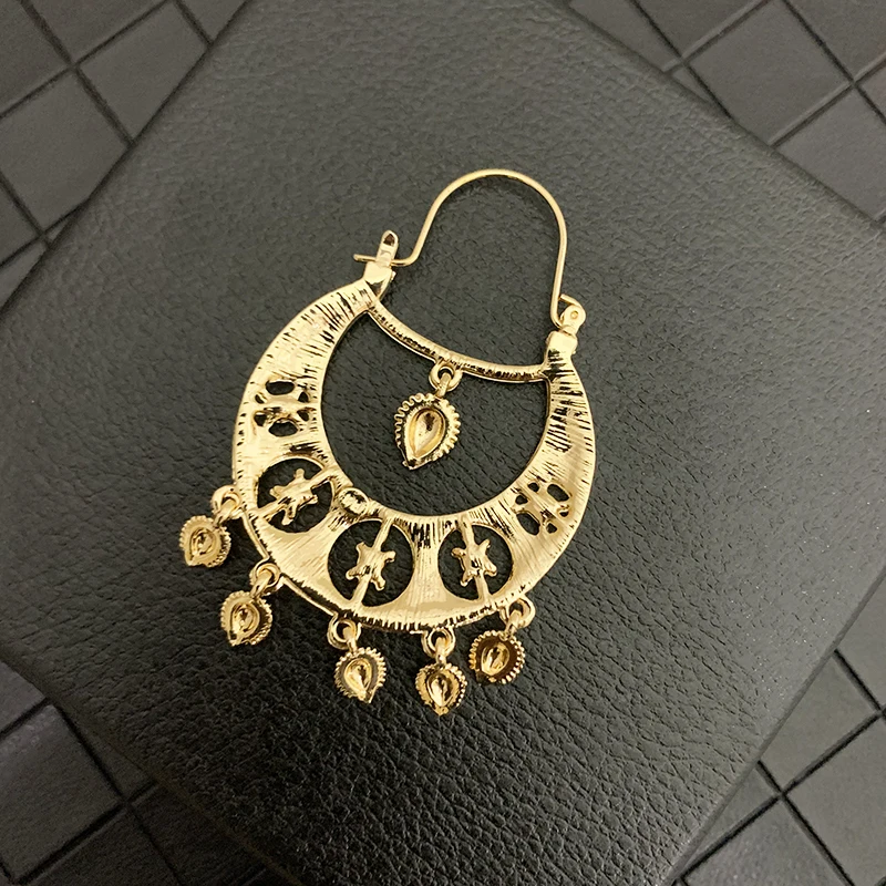 Fashion Golden Drop Earrings for Women Fashion Hedgehog Shape Banquet Jewelry French Hook Dangle Earring Drop Gifts