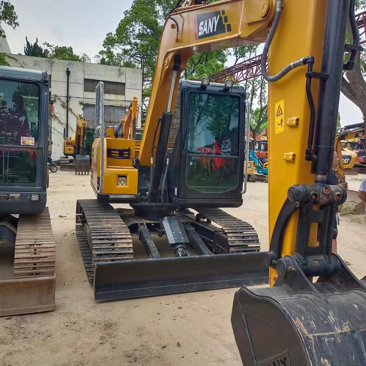 Shanghai Factory Cheap Good Condition Mini Used Secondhand Hydraulic Industrial Machine Weight 7 Tons  sany sy75 excavator