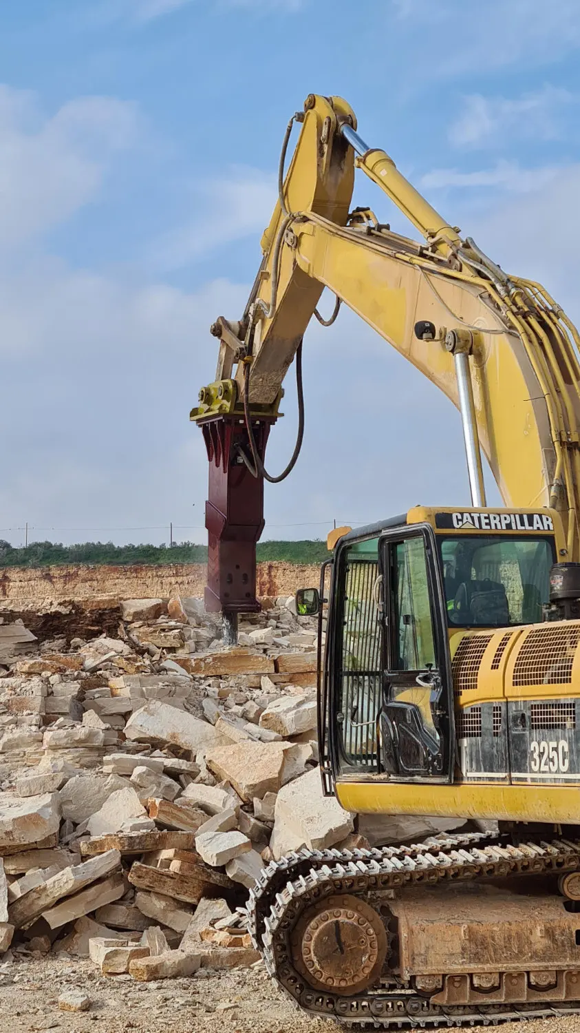 Hydraulic Breaker Excavator Made in Italy Ramtec RT 118 Hydraulic Hammer 14/24 Ton for Excavator