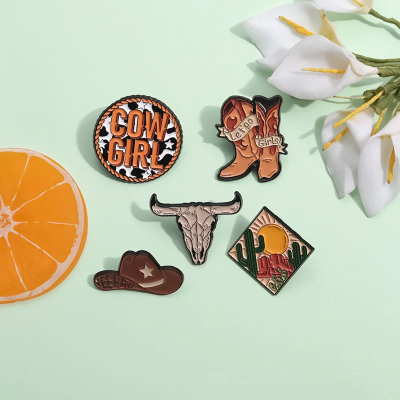 Metal Enamel Nature-Themed Engraved Detailing Gold Pins Scrap Pins Enamel Pins