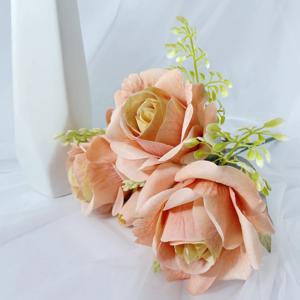 Hot Selling Artificial Coral Pink Rose Bouquet Hand Held Aisha Rose Bouquet Wedding Party Decoration