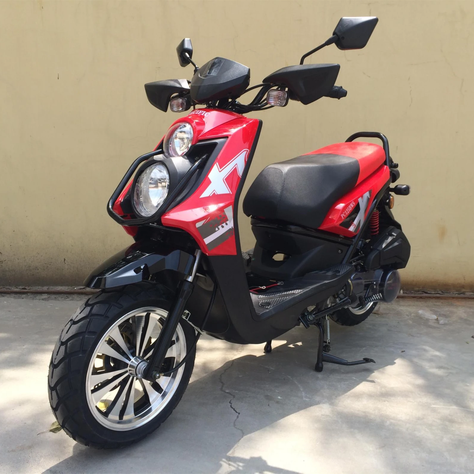 Long range Red bws customized CKD SKD CBU 80 125 150CC gas scooter with chair for girl