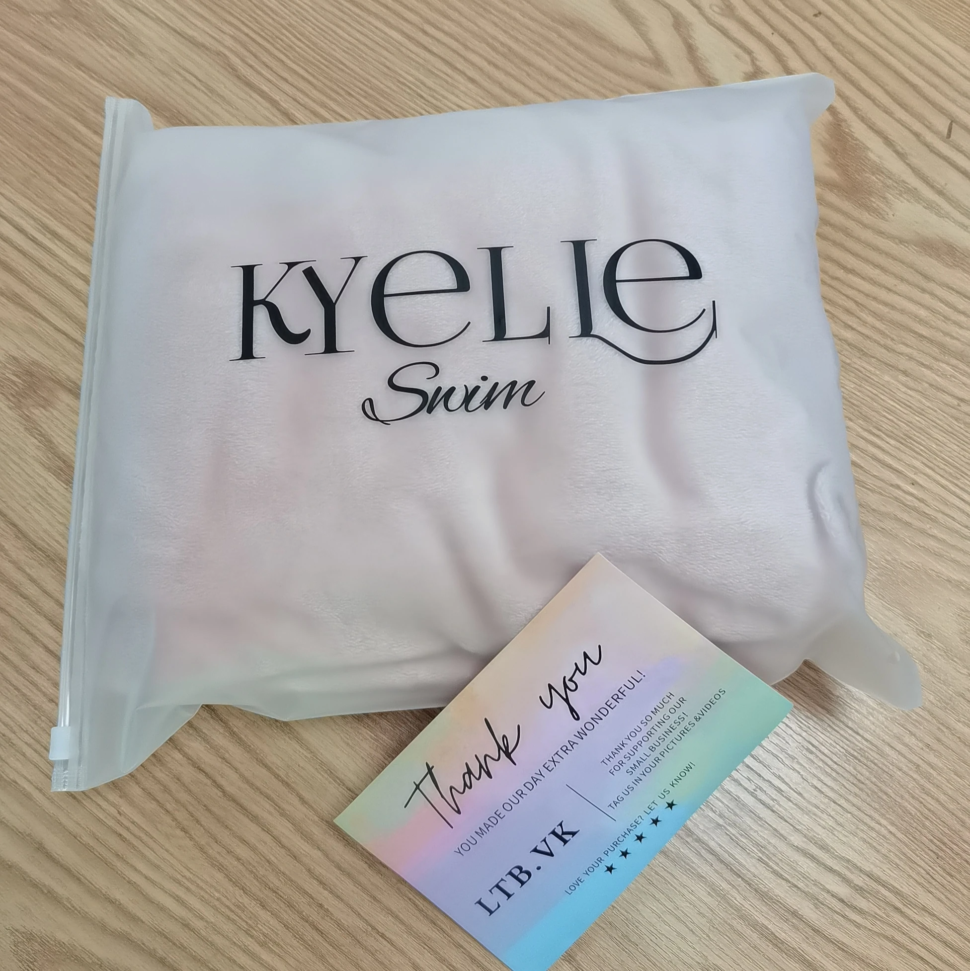 Customized EVA frosted zipper plastic bags for clothing packaging plastic bags for frosted zipper lock bag