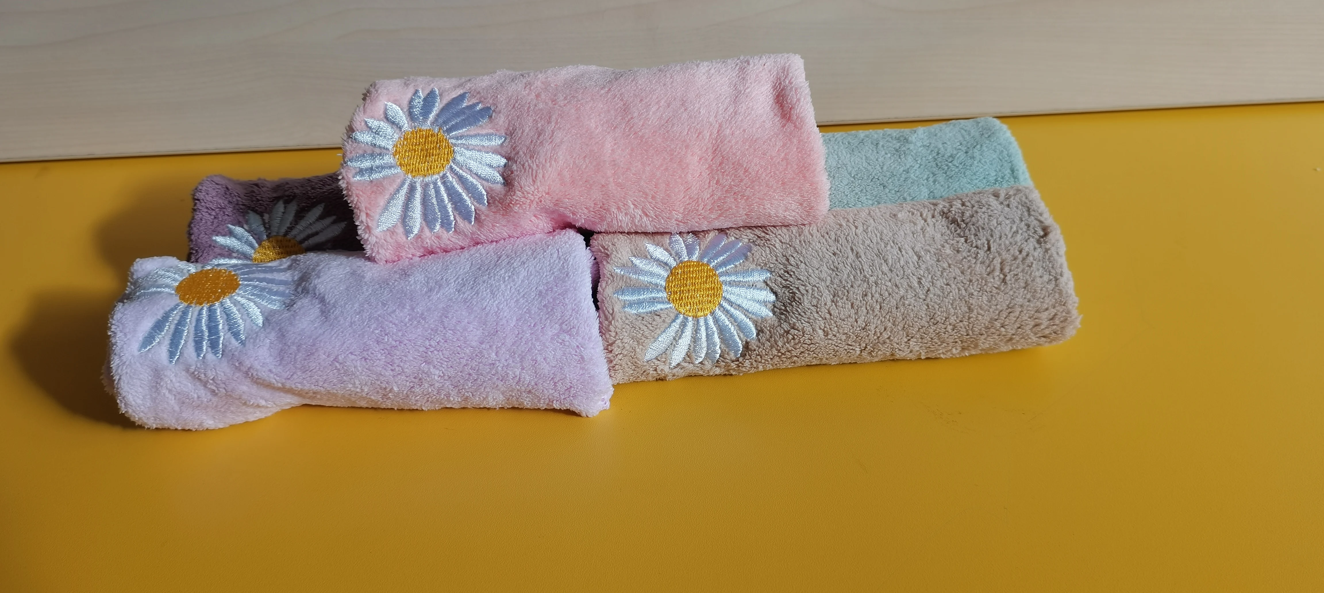 
Microfiber Cloth for Cleaning Glass Cloth Microfiber Cleaning Towel in Roll 