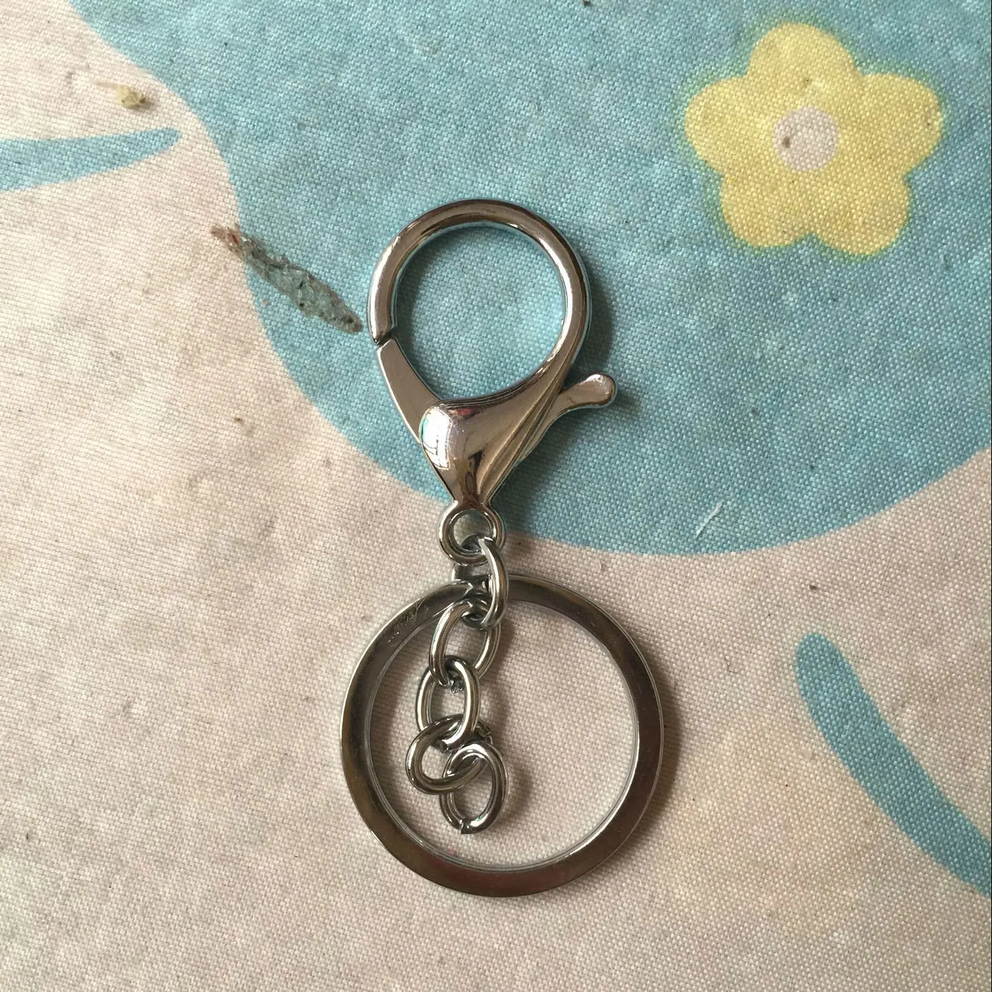 Selling Well Gold Keychains 100Pcs/Bag Hot Popular Key Rings for Car Hotel Home Key Collection