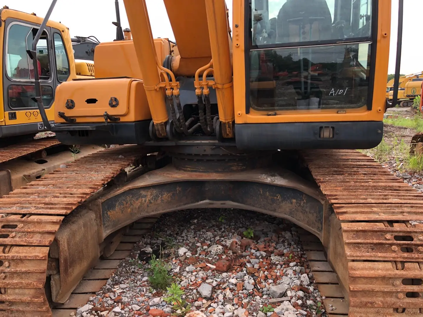 Secondhand Korea Hyundai 215-9 used excavator for sale/Hyundai 220 245 in stock