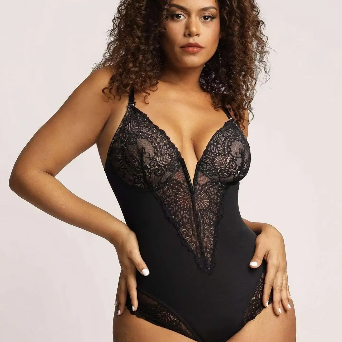 Оптовая продажа женские слитные боди больших размеров пикантные кружевные стринги с V-образным вырезом открытой спиной