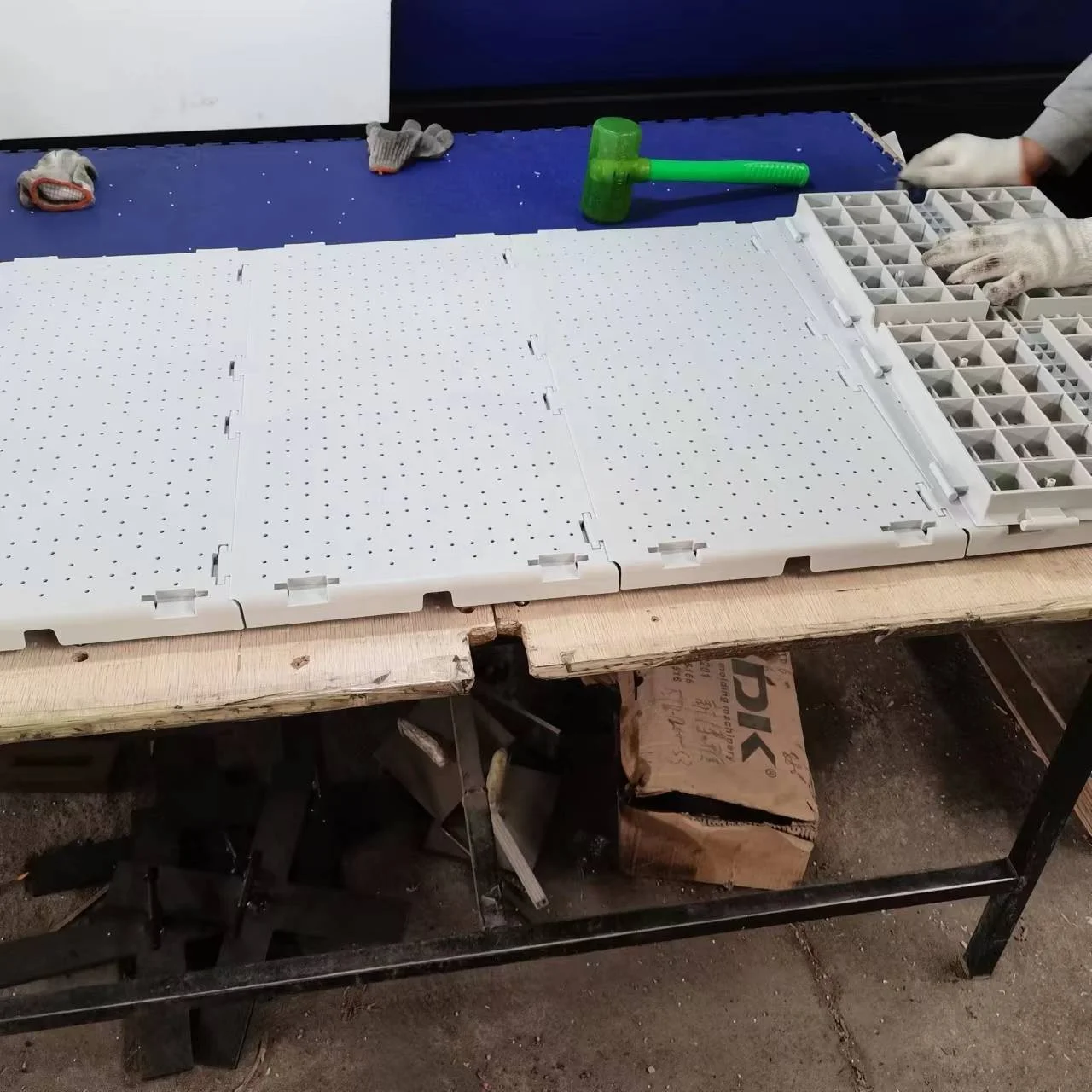 Plastic wedding event modular ground party floor cover wedding floor tile for grass protection