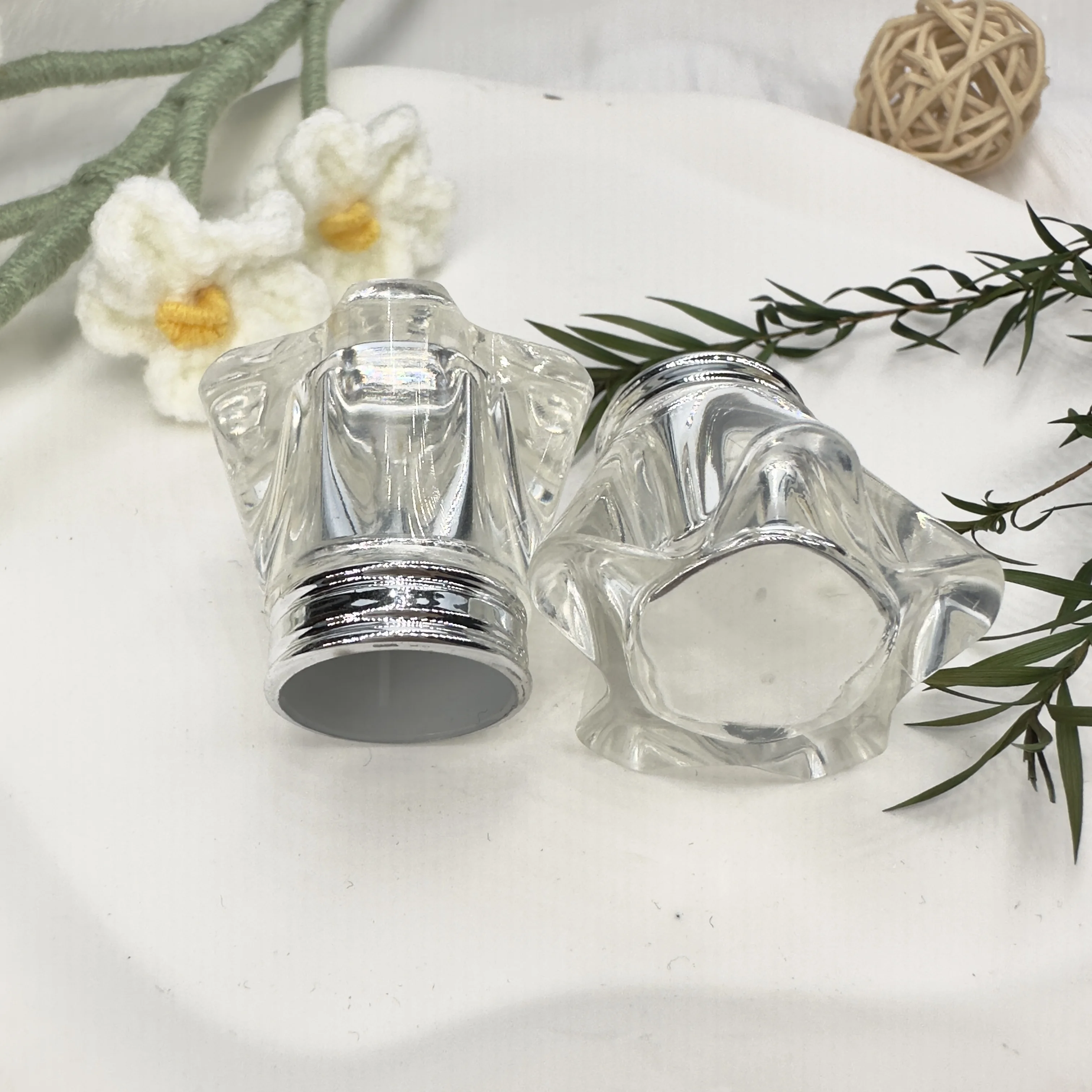Best-Selling Flower shaped perfume bottle lid Silver clear plastic perfume bottle lid