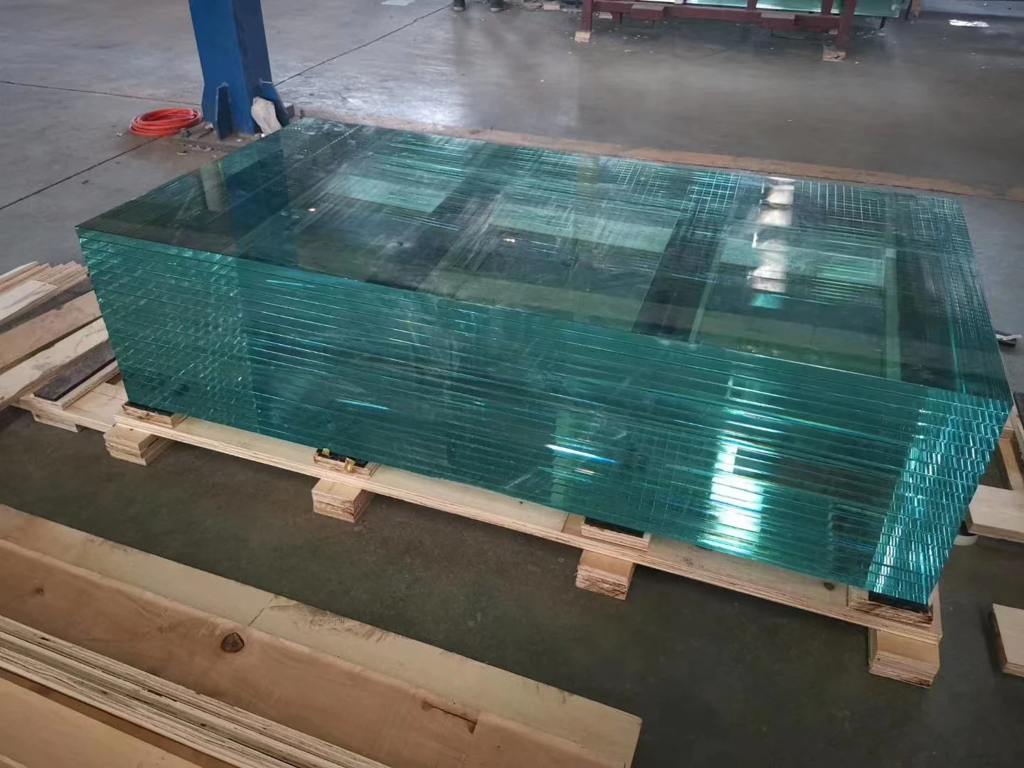 Industrial Glass Manufacturer 0.76 PVB SGP 6mm 12mm Laminated Safety Glass Cuts Laminated tempered Glass