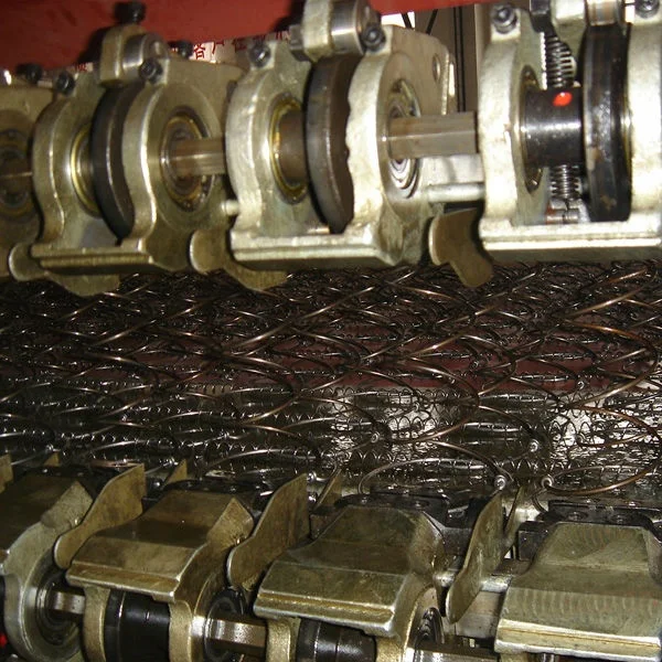 Автоматическая машина для сборки пружин матрасов