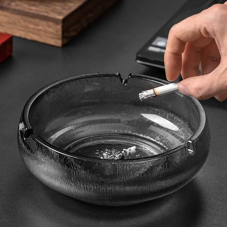 Wholesale Bar Hotel 14cm Grey Luxury Smoking Accessories Logo Custom Ashtray Cigar Ashtray Crystal White Clear Glass Ashtrays