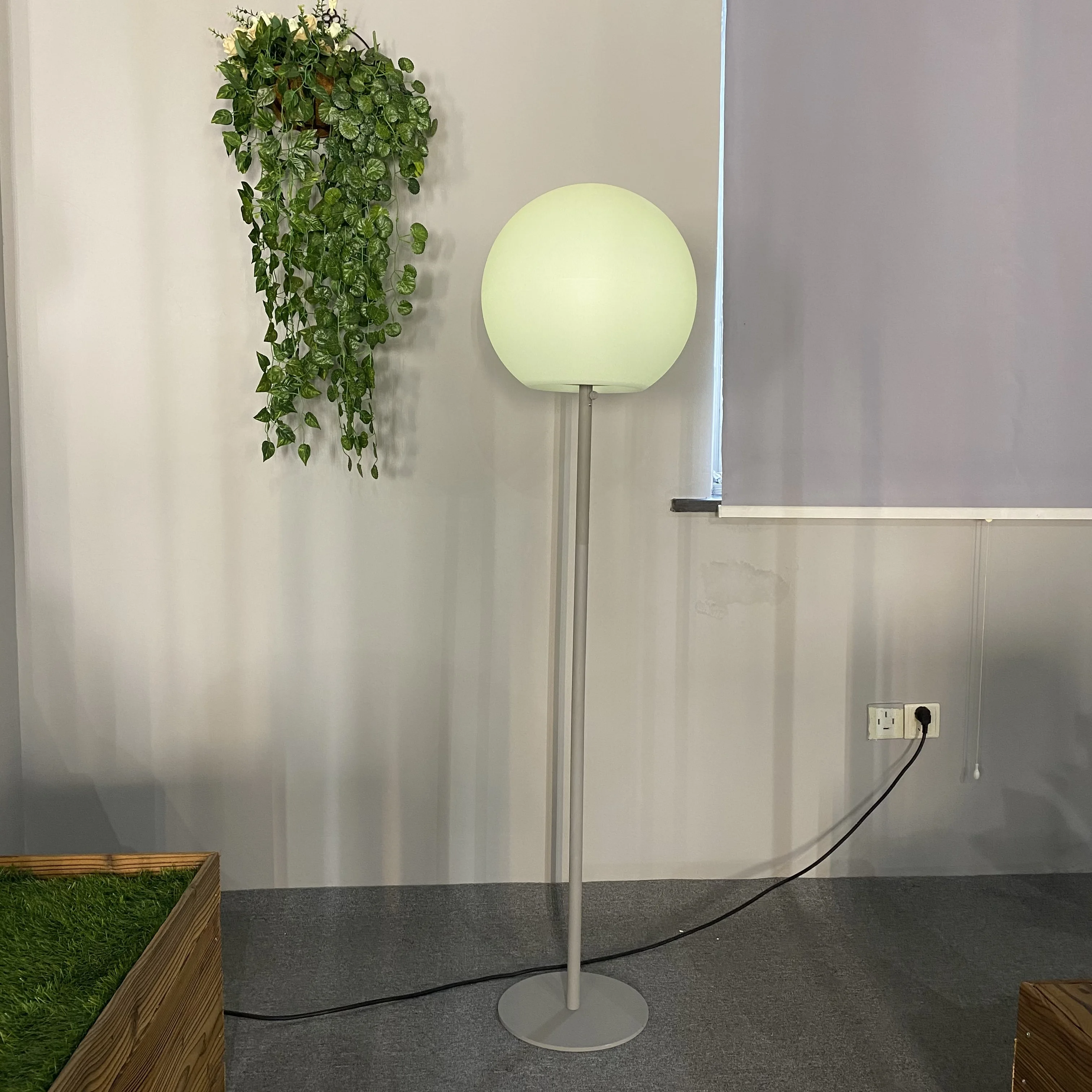 Nordic IP65 Waterproof D290mm Luxury Led Floor Lamps With Rechargeable Control