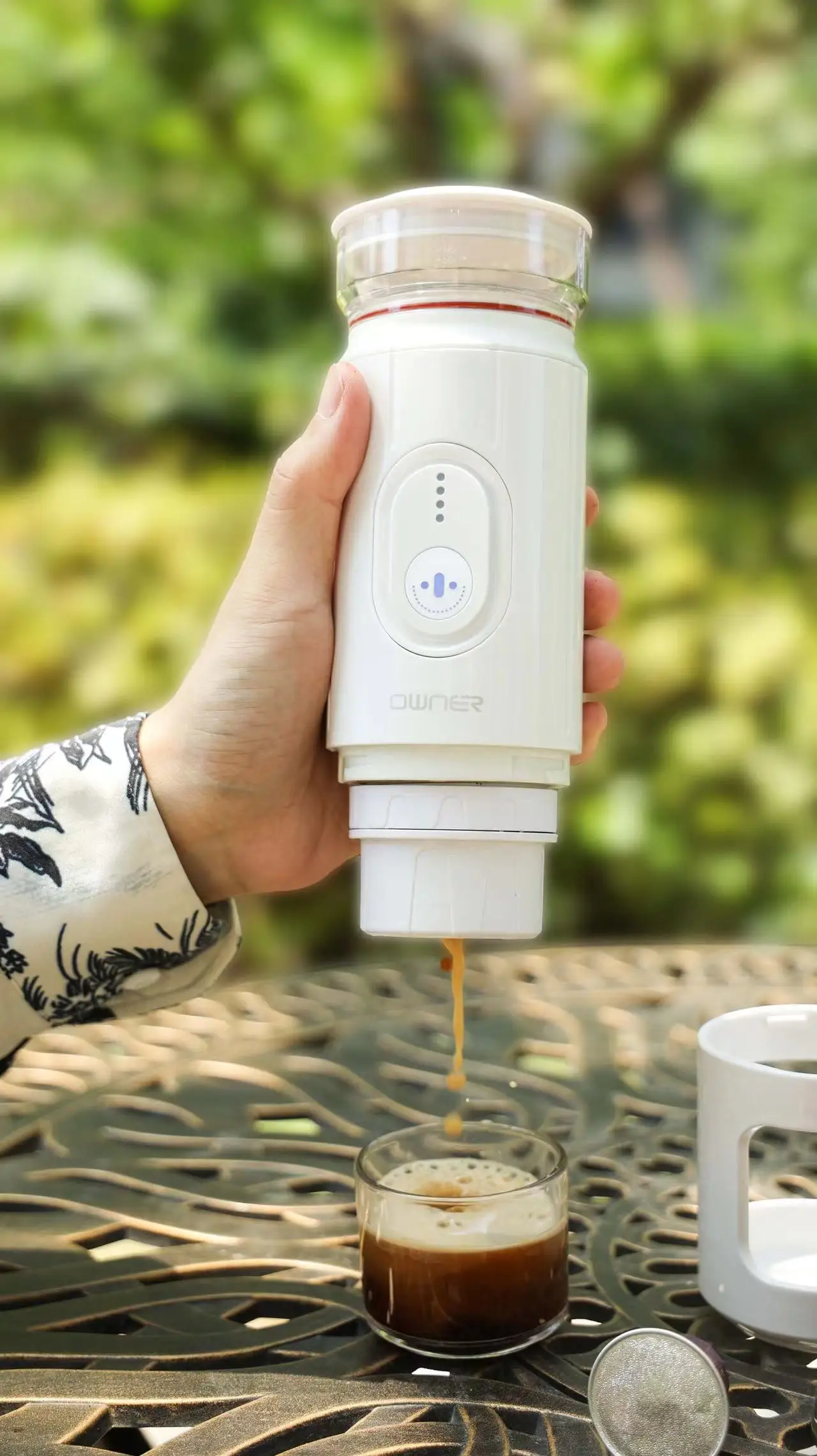 2024 new design prortable mini  coffee machine with heating function with battery espresso machine for office for outdoor