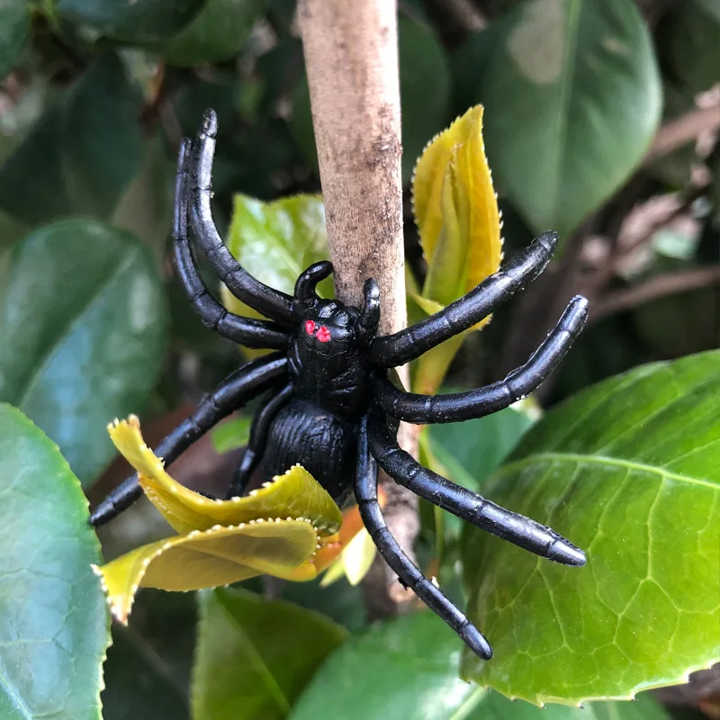 2024 New Halloween Decoration 7*5cm Huge Giant Spider With Large Cobweb Spiderweb Party Haunted House Prop