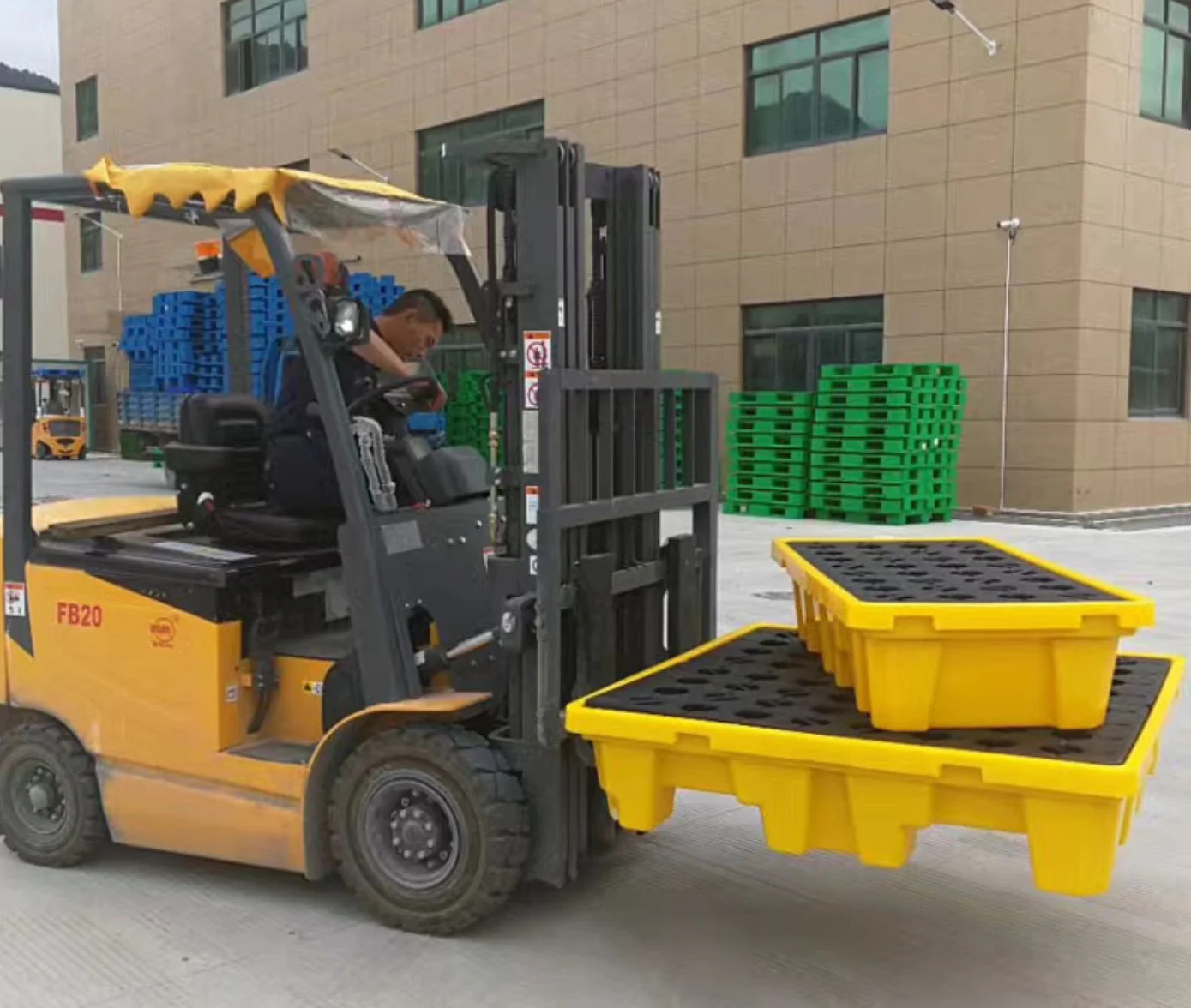 High Quality Oil Chemical Spill  Leak-proof  Plastic Pallet From China Manufacturer-Liyang