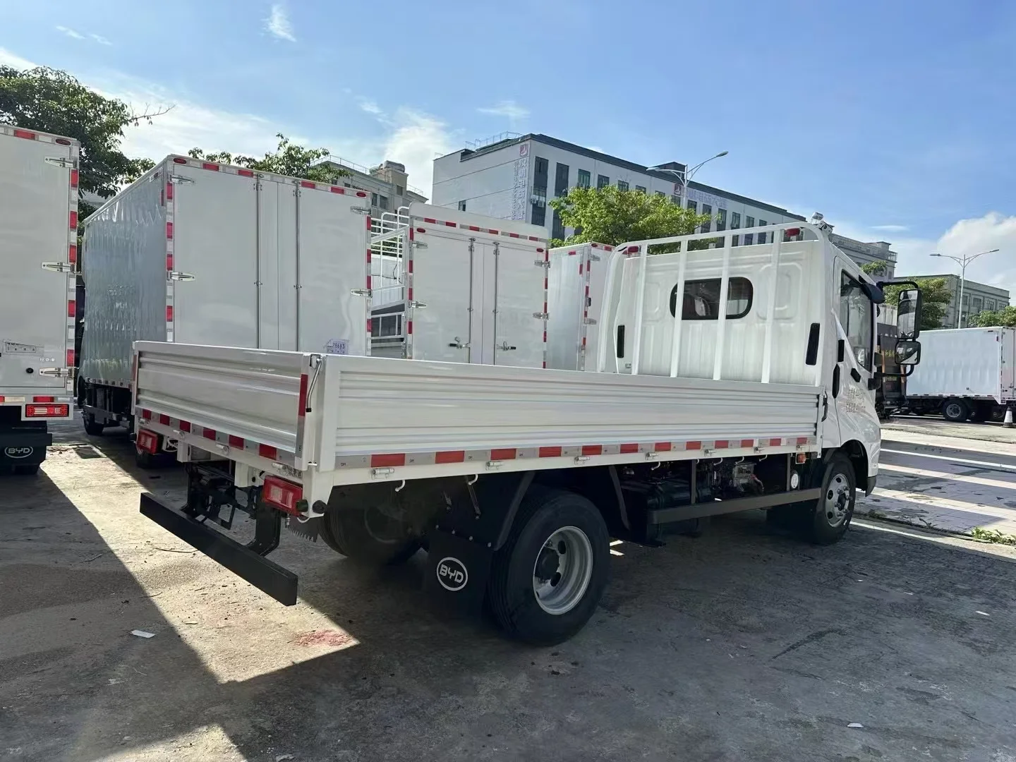 2024 BYD T5DM New Chinese Brand Electric Truck Range over 1000KM with DM Gasoline & Electric Options Cargo Truck