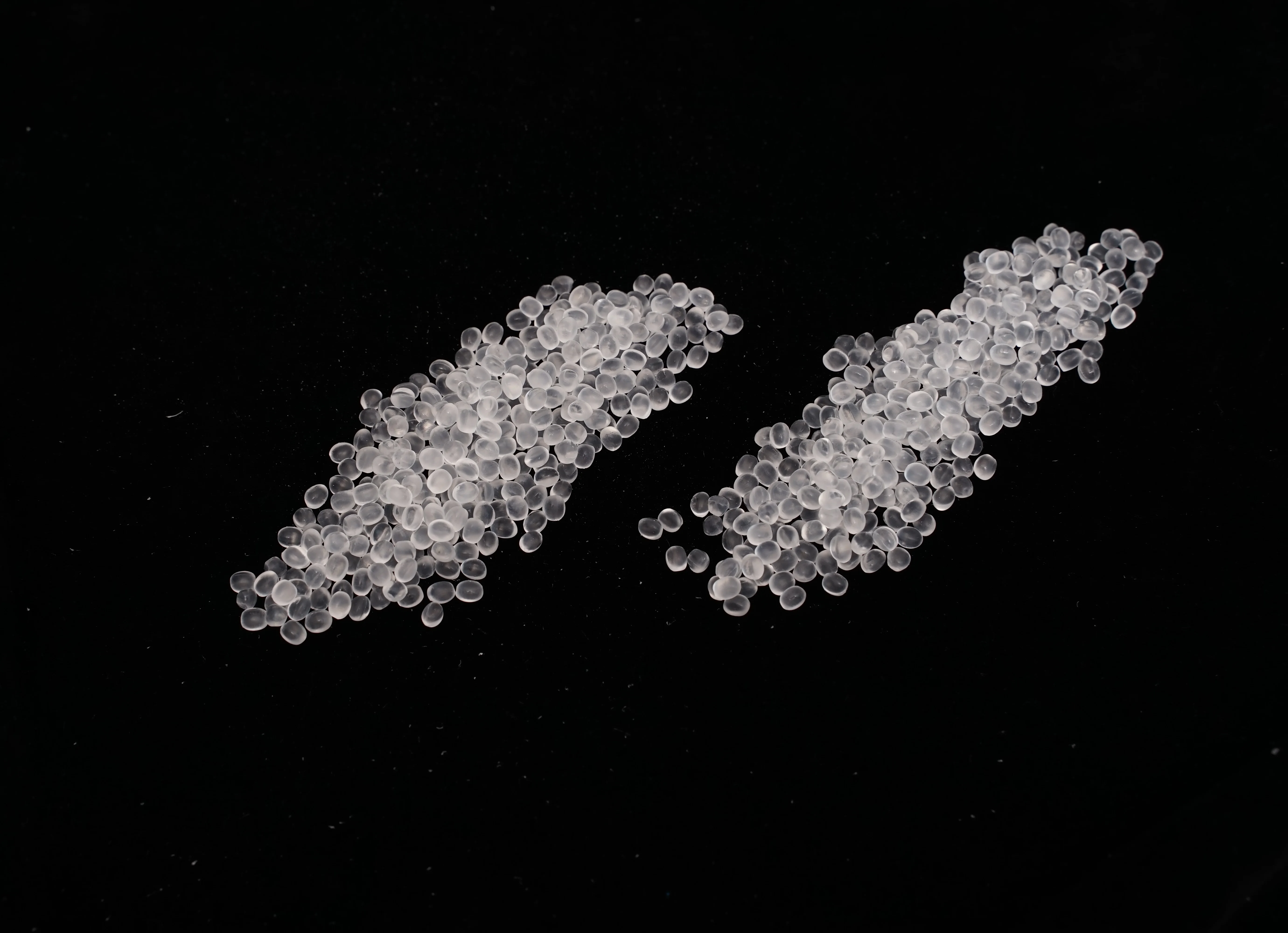 Thermoplastic Urethane TPU Resin Based Resin Raw Material For Shoes Slippers 60A Hardness Virgin Quality Injection