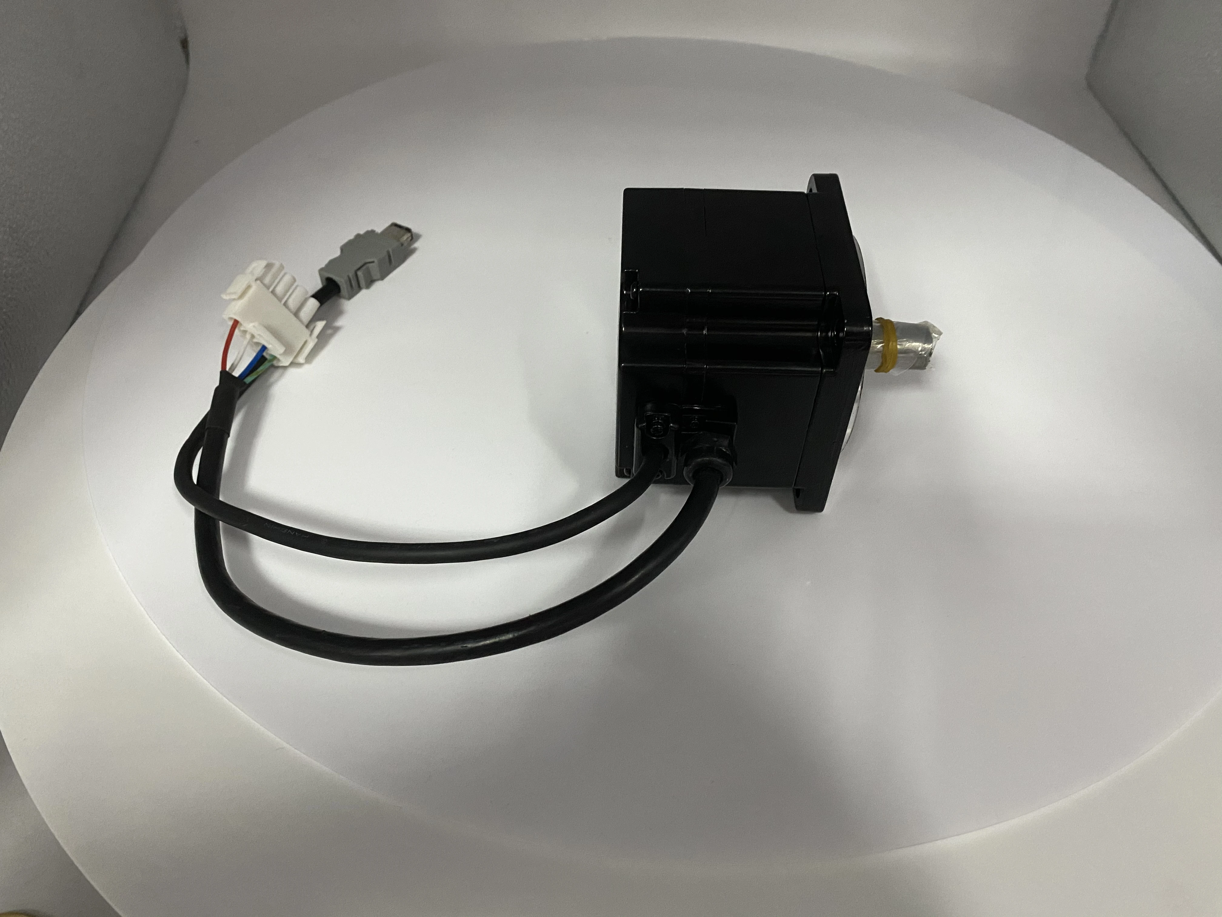 Yaskawa SGMPH-02A1E-TM41 200W Серводвигатель Новый и
