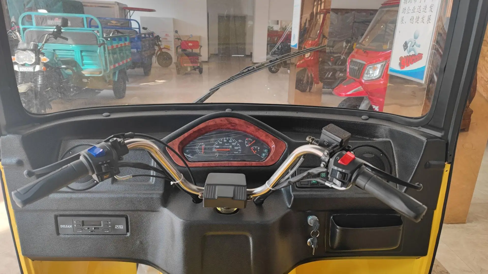 Высококачественный модный стиль Bajaj такси 200cc пассажирский трехколесный мотоцикл