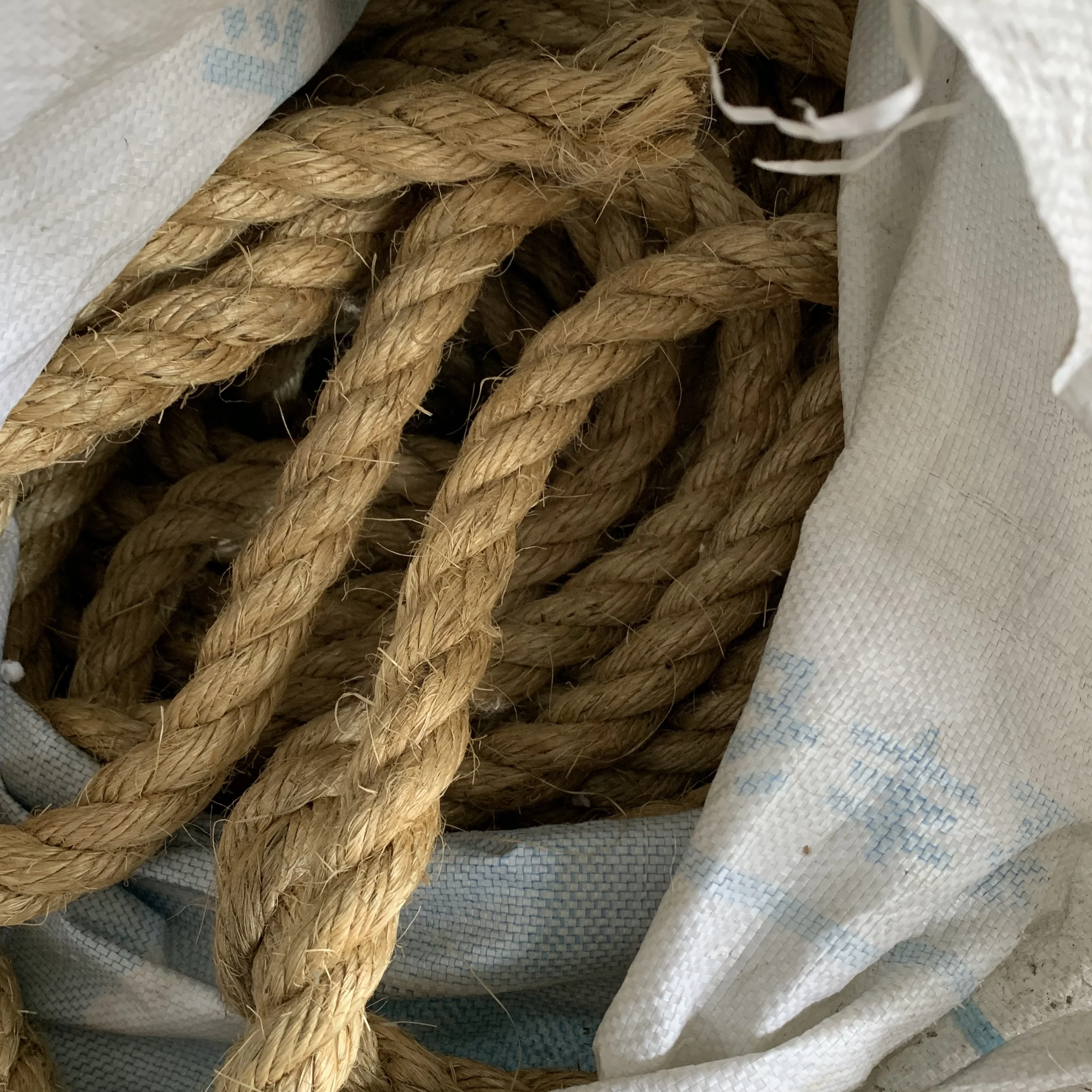 
XINGLUN Hot Sale Sisal Rope for agriculture/cat tree/gardening 
