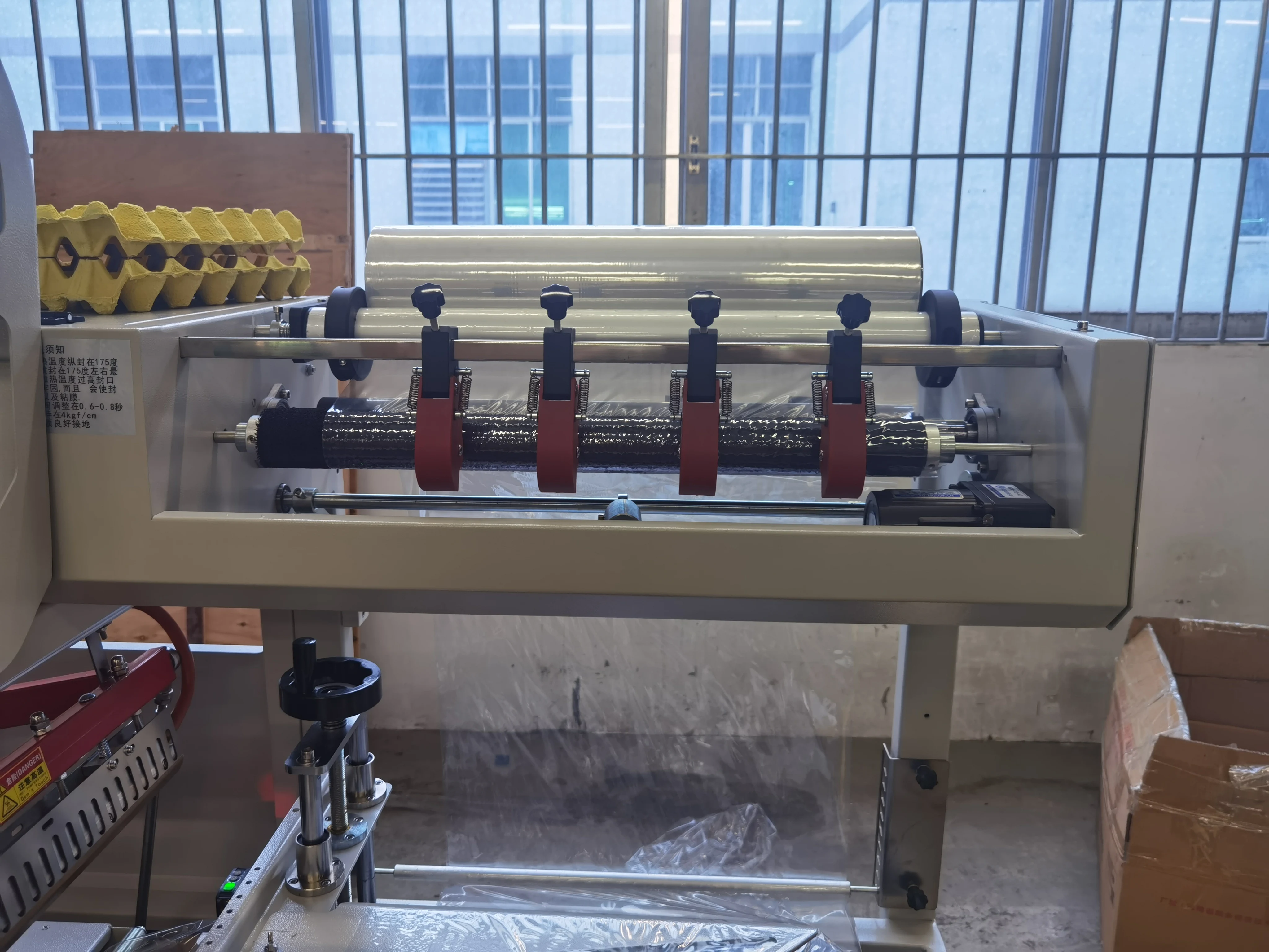 Automatic food vegetable noodle cup thermo film heat shrink tunnel packaging machine