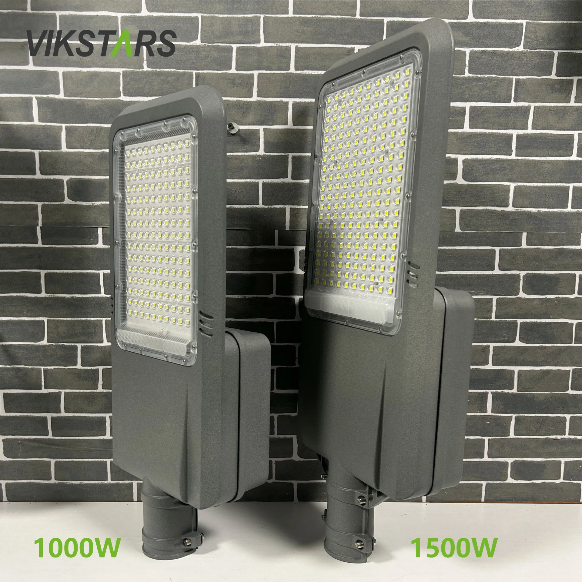 1000w 1500w Solar Powered Street Lights Public Lighting Luminaires 10m Height Installation For Rural Countryside